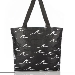 NWT Aloha Collection Seaside Day Tripper